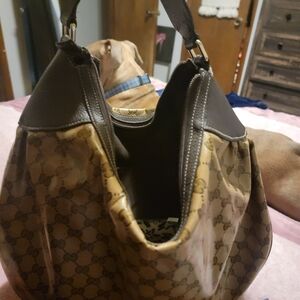 Beautiful in almost perfect condition Gucci purse